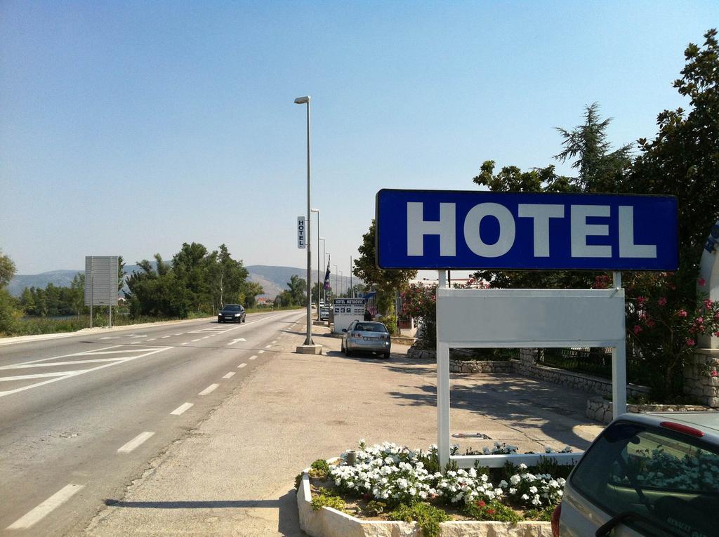 Hotel Metković Екстериор снимка
